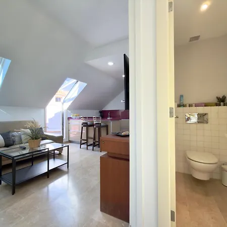 Apartamento ático En Centro Junto A La Playa *